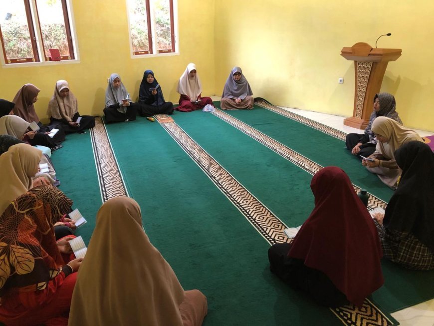 Sinergi Spiritual: Dzikir Pagi Stakeholder Yayasan Pendidikan Cendekia Muslim Setiap Jumat