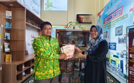 Perguruan Islam Cendekia Muslim Kunjungi Perpustakaan Daerah Sijunjung: Penyerahan Buku dan Kolaborasi untuk Tingkatkan Literasi