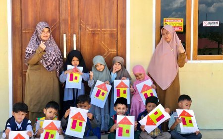 Santri TK Akhlak Cendekia Muslim Asah Kreativitas dengan Membuat Rumah dari Kertas Origami