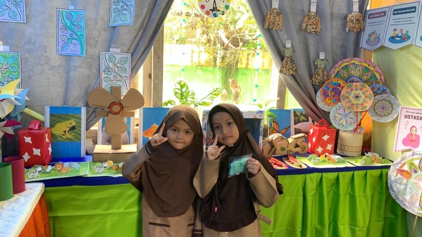 Santri SD Akhlak Cendekia Muslim Hadiri Festival Literasi Numerasi dan Pameran Hasil Karya Siswa di SDN 17 Sijunjung