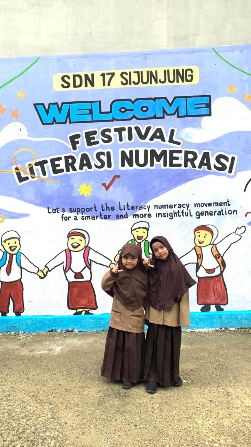 Santri SD Akhlak Cendekia Muslim Hadiri Festival Literasi Numerasi dan Pameran Hasil Karya Siswa di SDN 17 Sijunjung