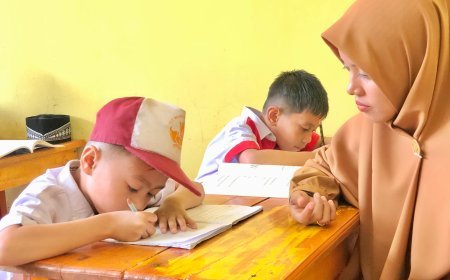 Santri SD Akhlak Cendekia Muslim Antusias Mengikuti Belajar di Kelas