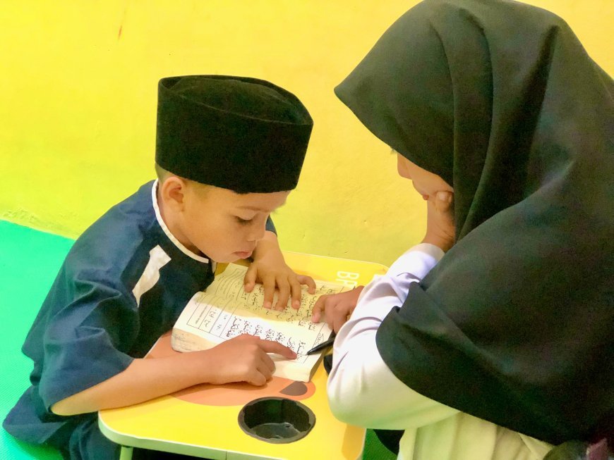 Santri TK Akhlak Cendekia Muslim Antusias Membaca Al-Qur'an Yanbu'a