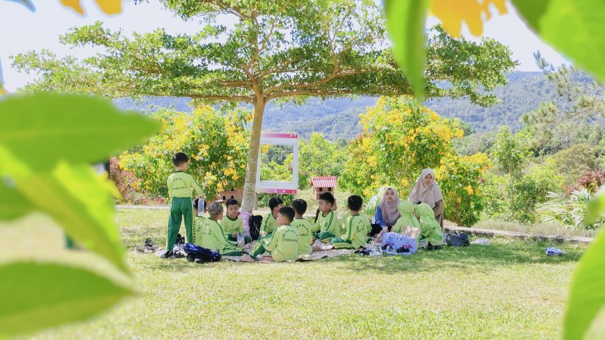 Rihlah Edukatif SD Akhlak Cendekia Muslim ke Sirukam Dairy Farm, Kabupaten Solok