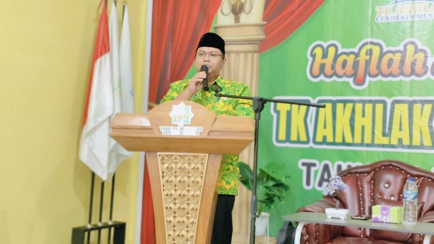 Pelantikan Kepala Sekolah dan Wakil Kepala Sekolah SMP Akhlak Cendekia Muslim serta Wakil Direktur Pusdiklat dan Penandatanganan SK Guru di Perguruan Islam Cendekia Muslim