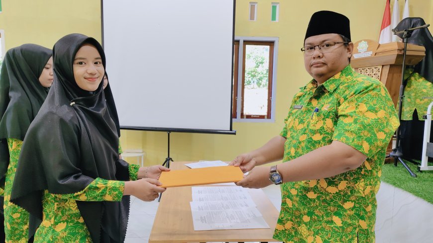 Pelantikan Kepala Sekolah dan Wakil Kepala Sekolah SMP Akhlak Cendekia Muslim serta Wakil Direktur Pusdiklat dan Penandatanganan SK Guru di Perguruan Islam Cendekia Muslim