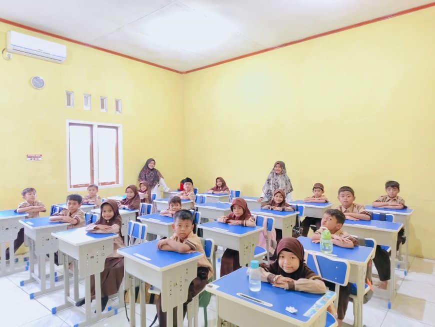 Semangat Santri SD Akhlak Cendekia Muslim di Hari Pertama Ujian Tengah Semester