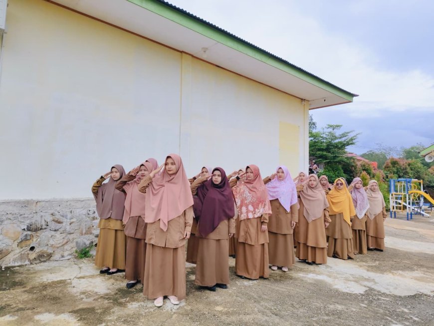 Tumbuhkan Disiplin dan Cinta Tanah Air, Yayasan Pendidikan Cendekia Muslim Gelar Upacara Bendera Rutin Setiap Senin