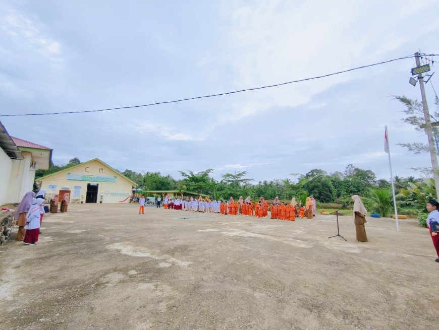 Tumbuhkan Disiplin dan Cinta Tanah Air, Yayasan Pendidikan Cendekia Muslim Gelar Upacara Bendera Rutin Setiap Senin