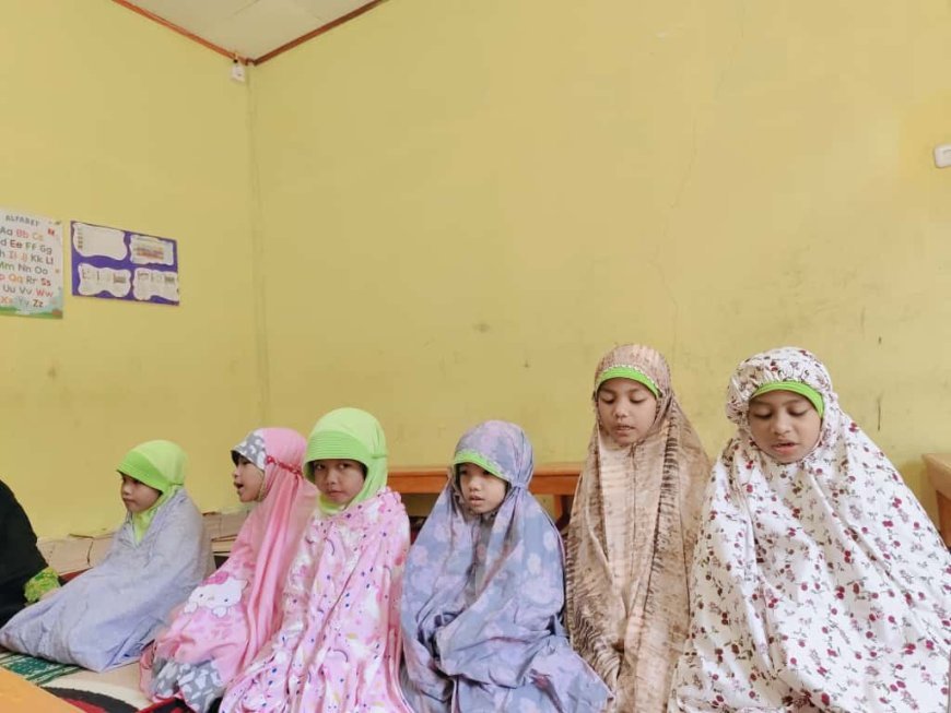 Menumbuhkan Kedisiplinan dan Ketakwaan Sejak Dini, Santri Cendekia Muslim Laksanakan Sholat Dhuha Bersama