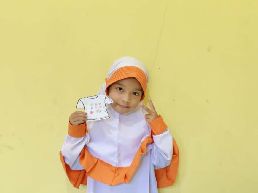 Anak TK B Madinah Asah Kreativitas Lewat Kegiatan Menjahit Baju