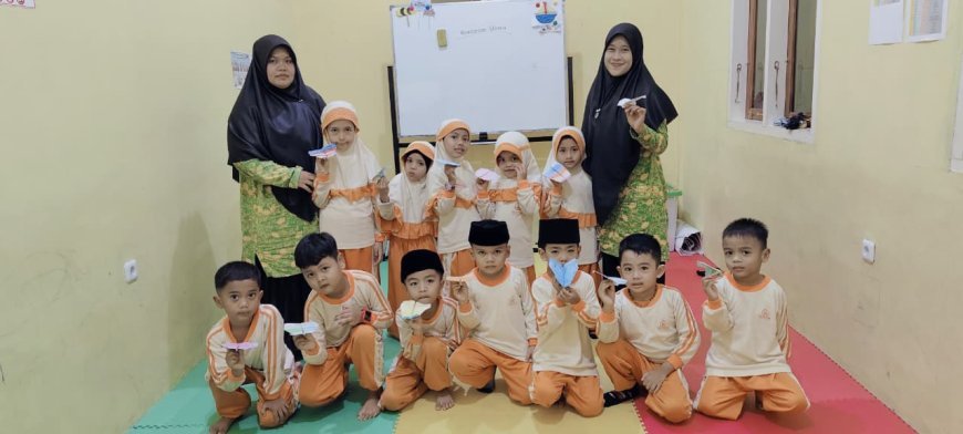 Kreativitas Terbang Tinggi, Santri TK B Mekkah Belajar Transportasi Udara Melalui Pesawat Kertas