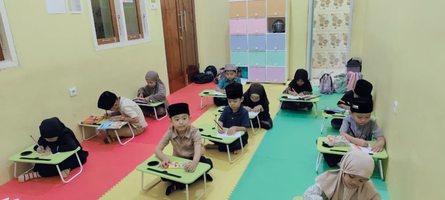 Seimbang antara Ibadah dan Ilmu: Santri TK B Mekkah Tetap Produktif di Tengah Suasana Ramadan