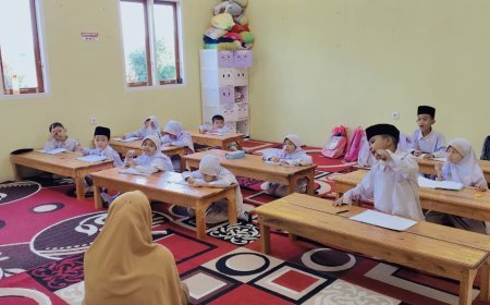 Di Tengah Suasana Puasa Ramadan Ke-12, Santri Tetap Teguh dan Produktif