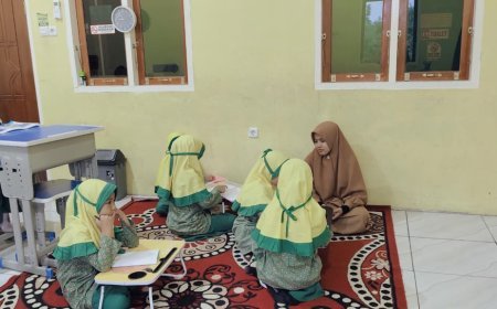 Ustadz dan Ustadzah sebagai Uswah Hasanah: Menuntun Santri Akhlak Cendekia Muslim di Bulan Suci