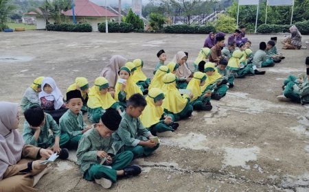 Gema Zikir di Bumi Lansek Manih: Tradisi Selasa Pagi Santri Sekolah Akhlak Cendekia Muslim Sijunjung sebagai Pilar Kekuatan Spiritual