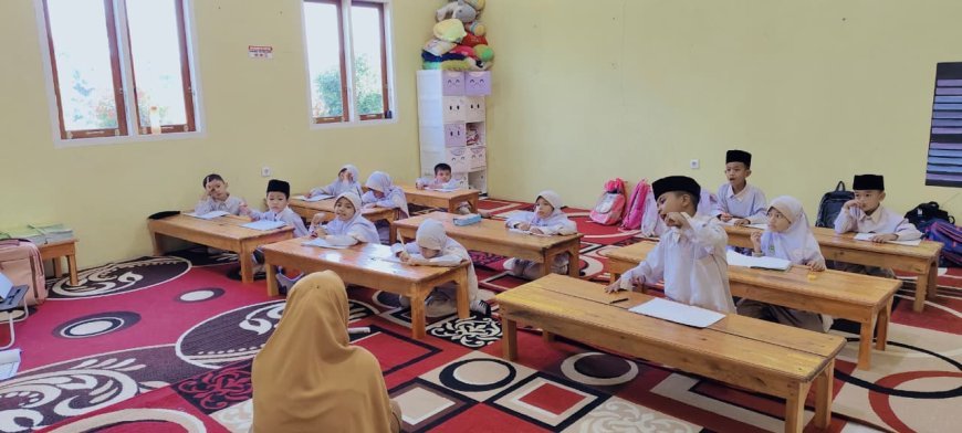 Di Tengah Suasana Puasa Ramadan Ke-12, Santri Tetap Teguh dan Produktif