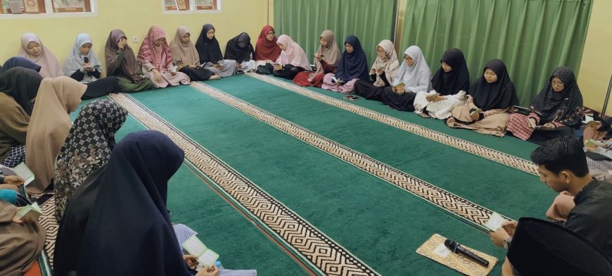 Mengetuk Pintu Langit di Hari Sayyidul Ayyam: Tradisi Zikir Pagi Jumat Keluarga Besar Yayasan Pendidikan Cendekia Muslim Sijunjung sebagai Fondasi Spiritual Pendidik