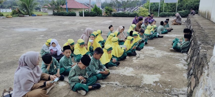 Gema Zikir di Bumi Lansek Manih: Tradisi Selasa Pagi Santri Sekolah Akhlak Cendekia Muslim Sijunjung sebagai Pilar Kekuatan Spiritual
