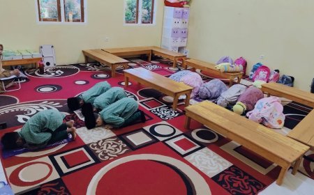 Harmoni Sujud dan Nalar: Dinamika Selasa Berkah di Sekolah Akhlak Cendekia Muslim Sijunjung dalam Balutan STS Genap 2026