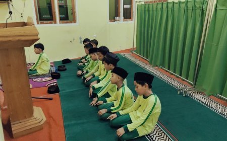Kamis Penuh Berkah: Menumbuhkan Cinta Ibadah dan Akhlak Mulia Santri Akhlak Cendekia Muslim