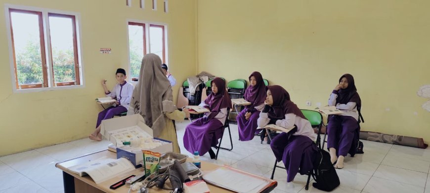 Belajar Thibbun Nabawi di Hari Jumat: Santri SMP Akhlak Cendekia Muslim Kenali Ilmu dan Praktiknya