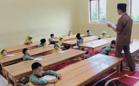 Dari Kelas untuk Peradaban: Semangat SAS Santri Cendekia Muslim di Hari Selasa
