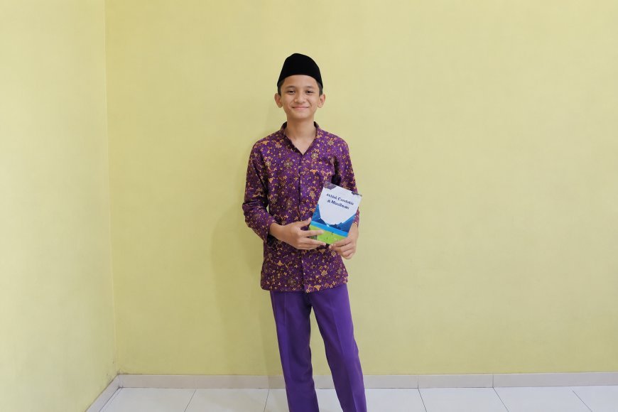 Program 1 Santri 1 Buku: Menumbuhkan Budaya Literasi melalui Karya Puisi “Jejak Kenangan di Balik Alam” Karya Aidan Dzikri