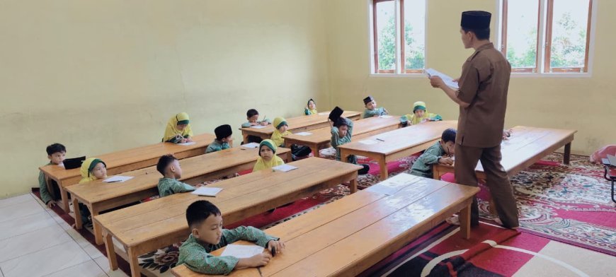 Dari Kelas untuk Peradaban: Semangat SAS Santri Cendekia Muslim di Hari Selasa
