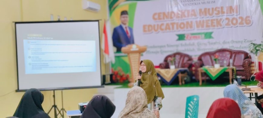 Bangun Budaya Adab Sebelum Memulai Tahun Ajaran Baru, Hari Ketiga Lokakarya Internal Guru Sekolah Akhlak Cendekia Muslim Bahas Kitab Adab Secara Komprehensif